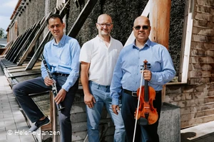 In den Sommermonaten Juni, Juli und August gibt das beliebte Bad Sassendorfer Trio Jassiko jeden Sonntagnachmittag ein Konzert am Gradierwerk.